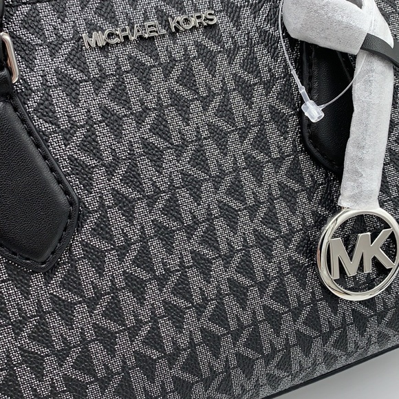 MICHAEL KORS
Sheila Small Faux Saffiano Leather Satchel
Black/Silver - Picture 16 of 16